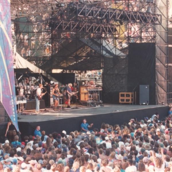 Arrows Of Neon (Live Autzen August 21,1993)