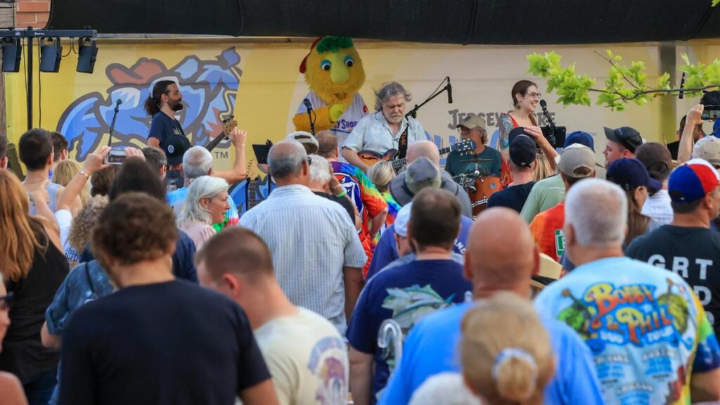 Dead Set Live: Grateful Dead Night with Splintered Sunlight at BlueClaws Sand Bar