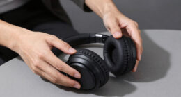 13 Best Flagship Noise-Cancelling Headphones for Flights in 2026