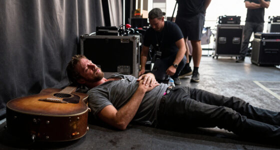 Ray LaMontagne Collapses Onstage In Nashville, Treated For Heat-Related Dehydration